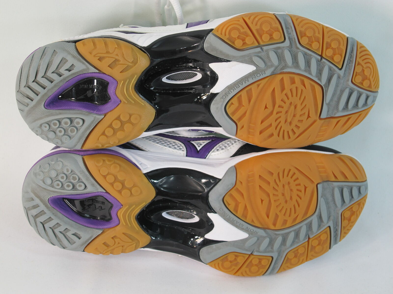 mizuno wave hurricane men's indoor court shoes