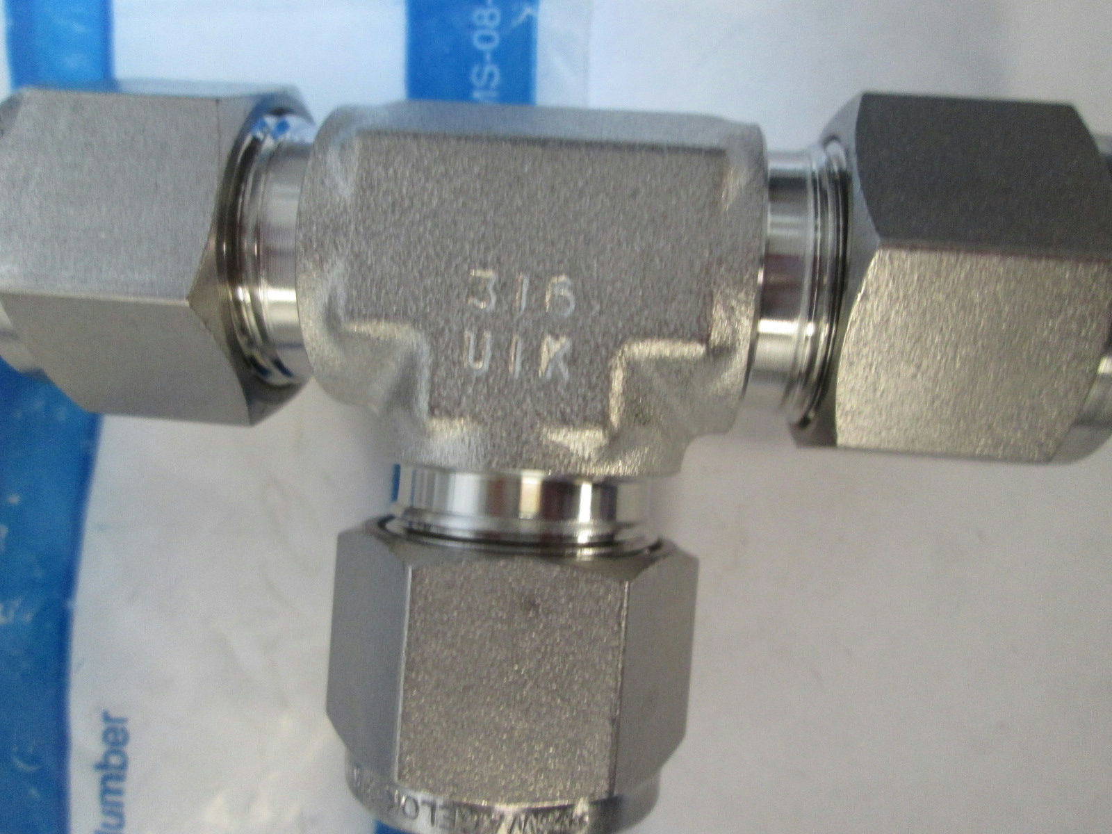 (2) Swagelok 316L6003 316L Swagelok Tube Fitting, Union Tee, 3/8