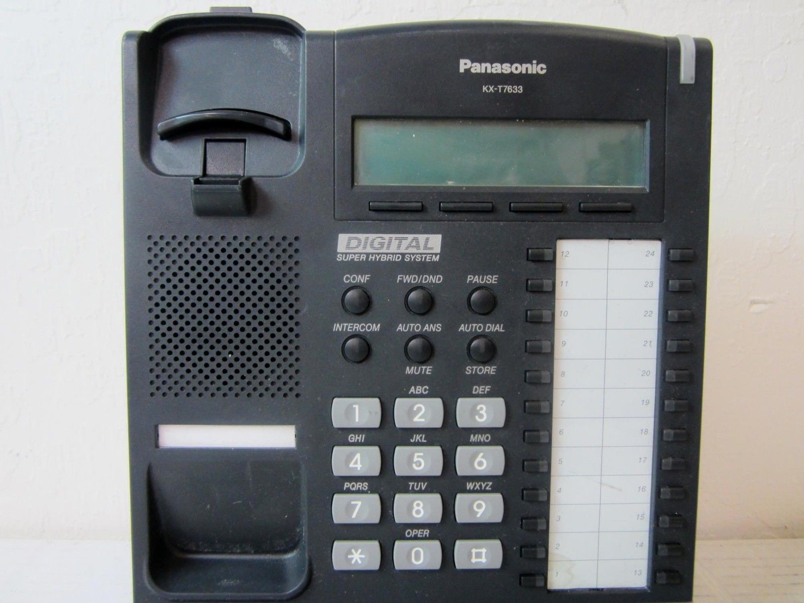 <b>Panasonic</b> <b>KX</b>-T7633-B digital telephone, <b>telecom</b> business phone. 