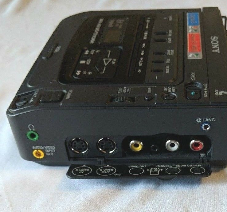sony GVD200 digital8 NTSC video Walkman plays 8mm Hi8 analog tapes Recorders & Players