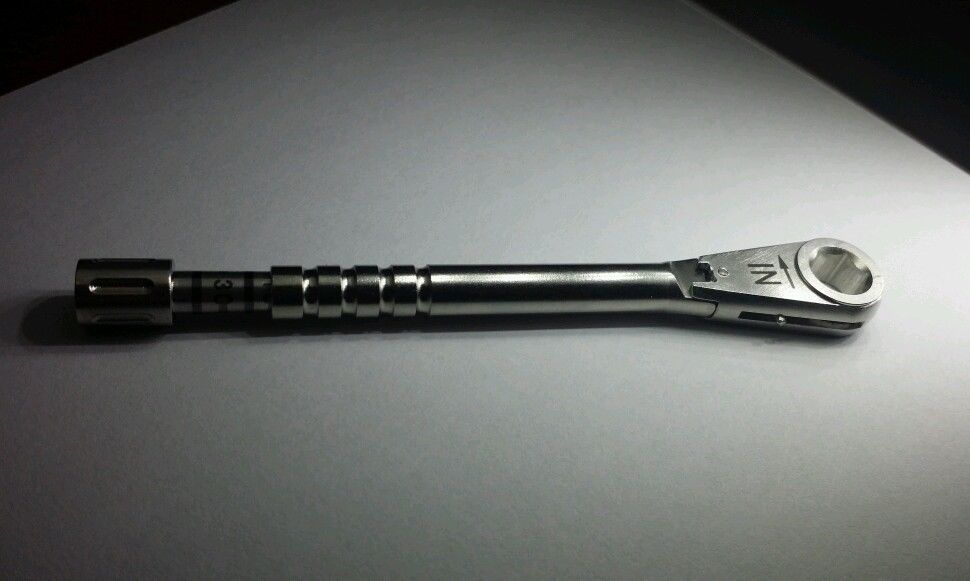 Dental implants torque wrench Premium Implant Alphabio AB 3I MIS