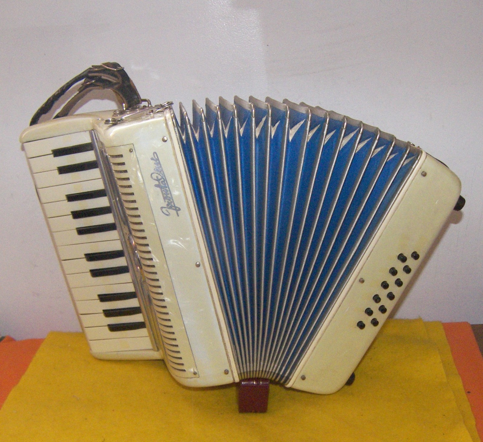 Frontalini 12 Bass Accordion Made In Italy and 17 similar items