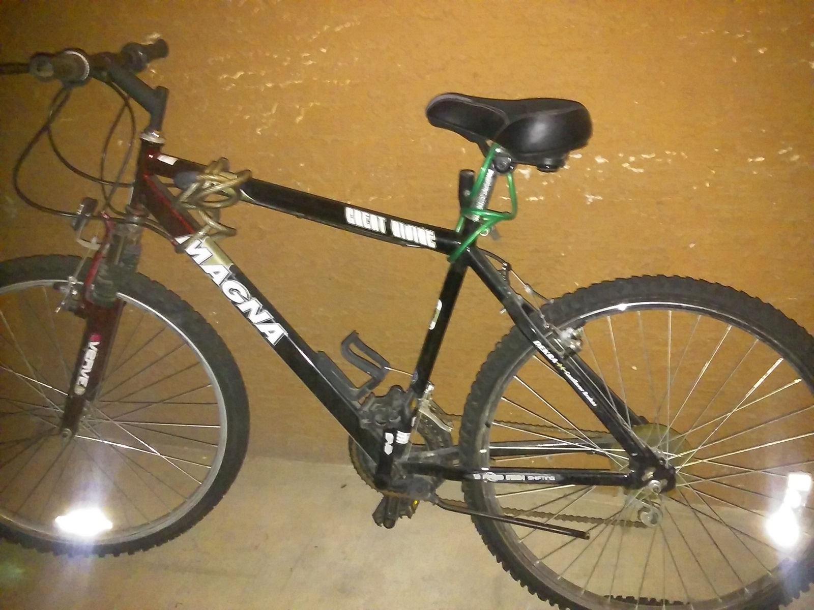 Magna Great Divide 26Inch Mountain Bike Bicycles