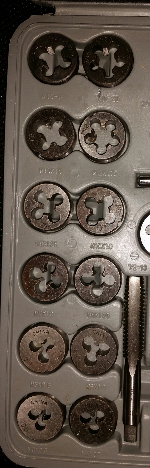 TAP & DYE SET (60PC) SAE & METRIC Taps & Dies