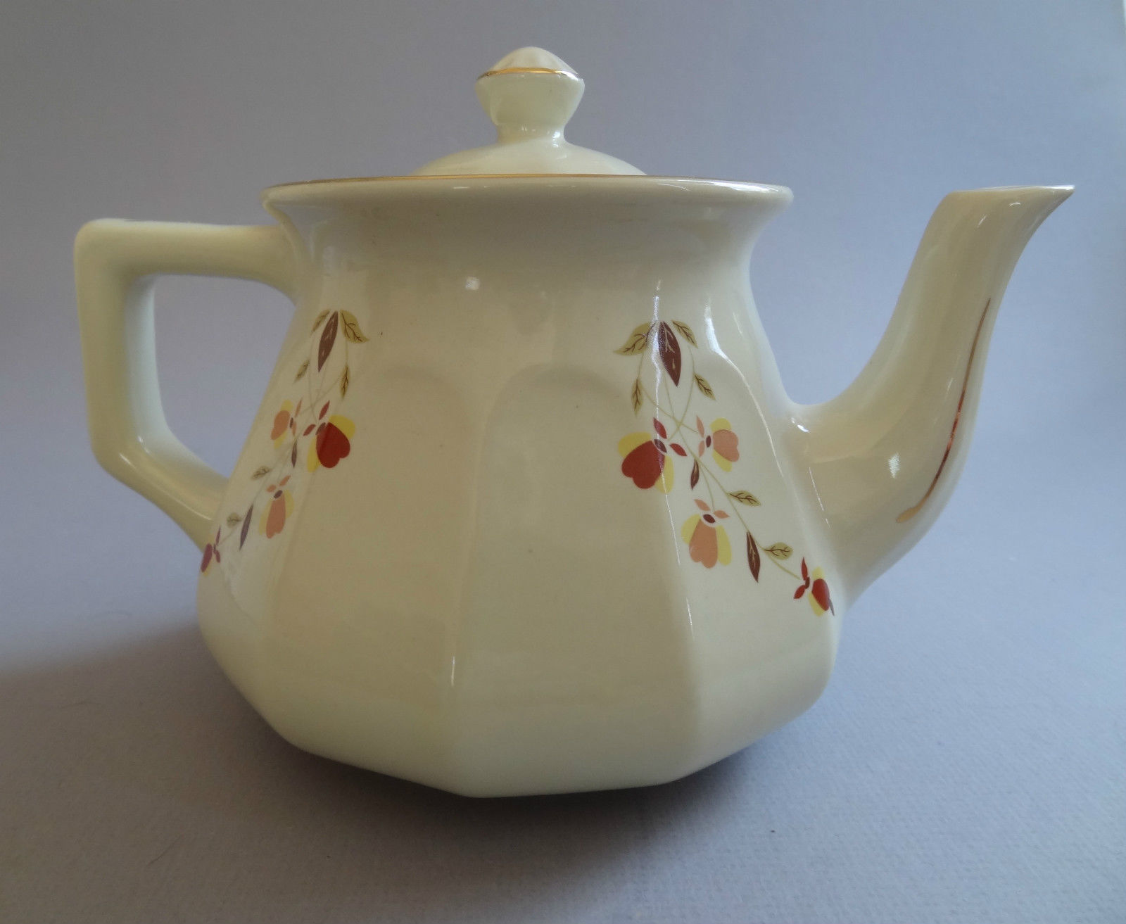 Jewel Tea/Autumn Leaf Hall China Bellevue Teapot NALCC 2004 Hall