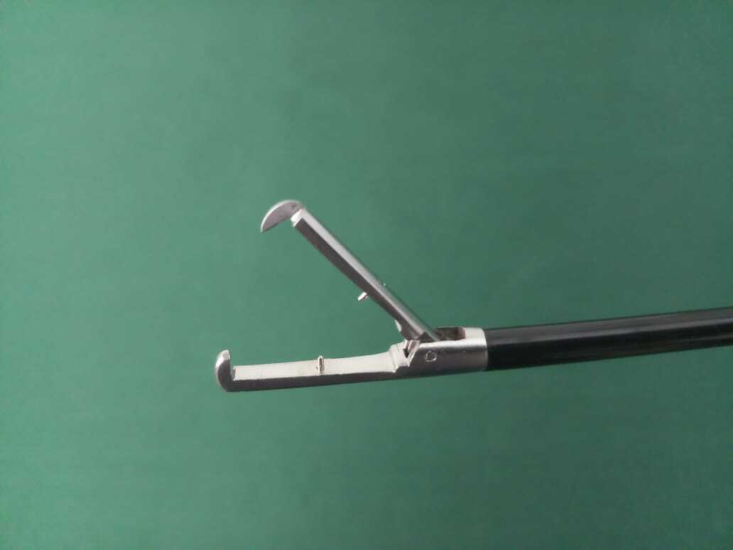 Laparoscopic Tenaculum Double Teeth Jaw Grasper Forceps Surgical