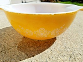 Pyrex 442 1 1/2 Liter Butterfly Gold Cinderella Mixing Bowl   - $15.95