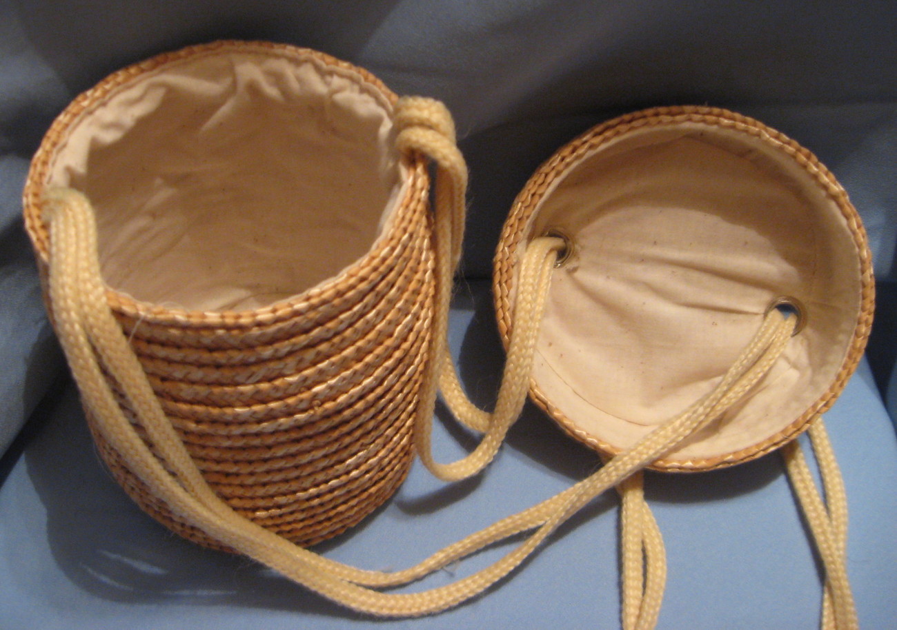 Round Straw Handbag With Leather Straps | Confederated Tribes of the Umatilla Indian Reservation
