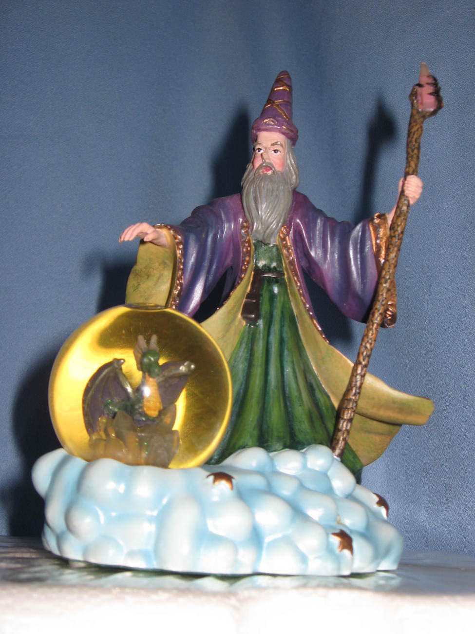 Heritage House Collectible Wizard Statue magical Merlin globe figurine