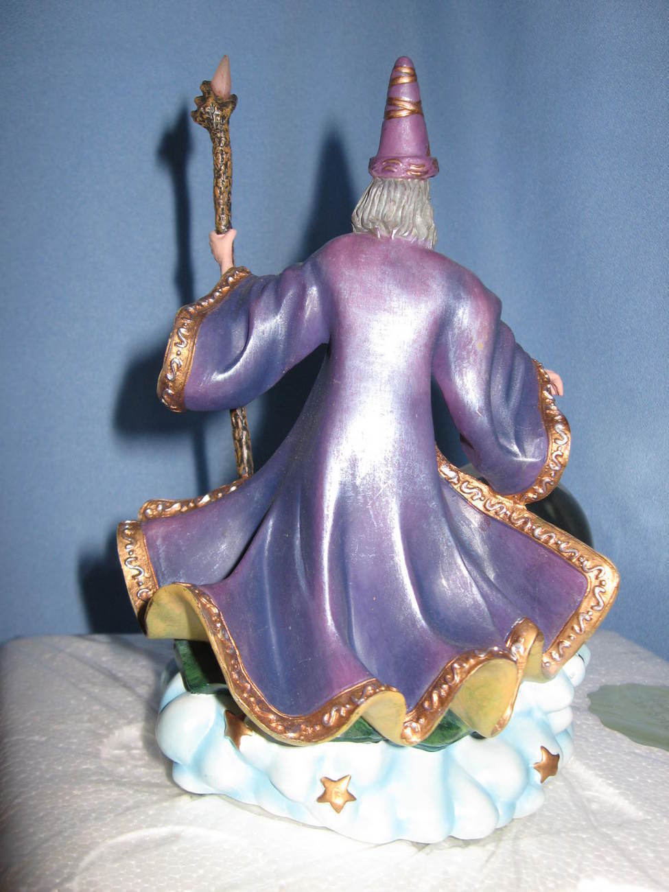 Heritage House Collectible Wizard Statue magical Merlin globe figurine