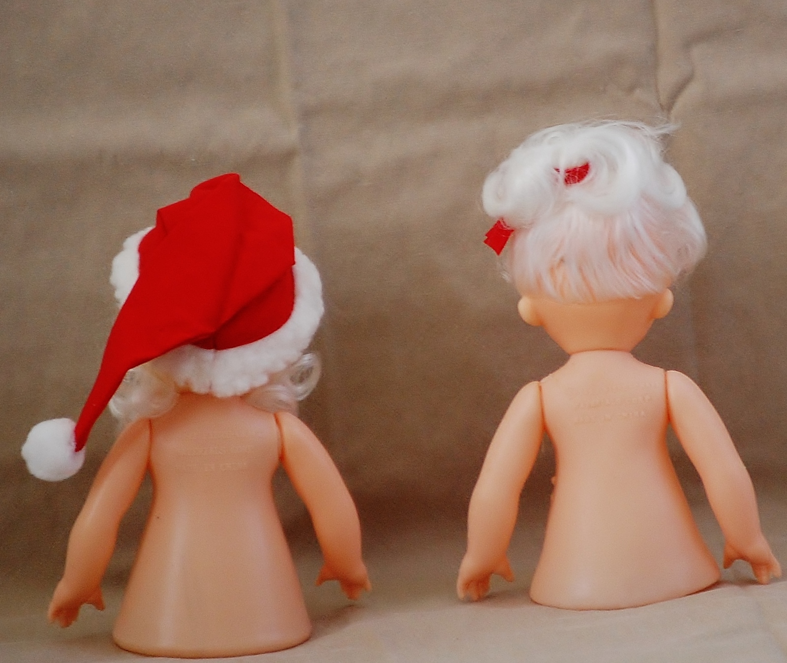 Fibre Craft Santa & Mrs.Claus AF Dolls & Christmas Scents Crochet