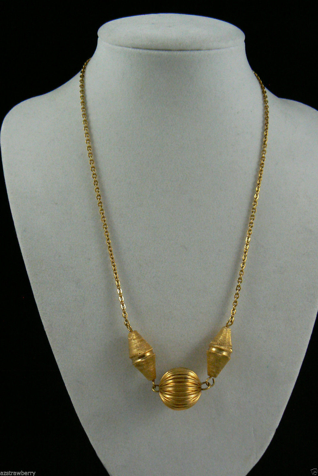 VINTAGE GOLD TONE METAL BALL PENDANT CHAIN NECKLACE 18