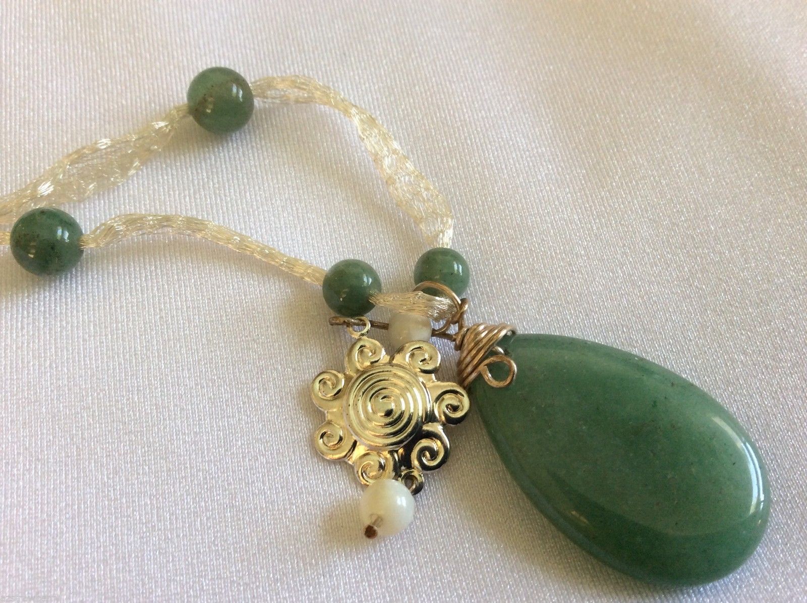 Handcrafted silver tone metal mesh necklace Green Jade MOP earrings ...