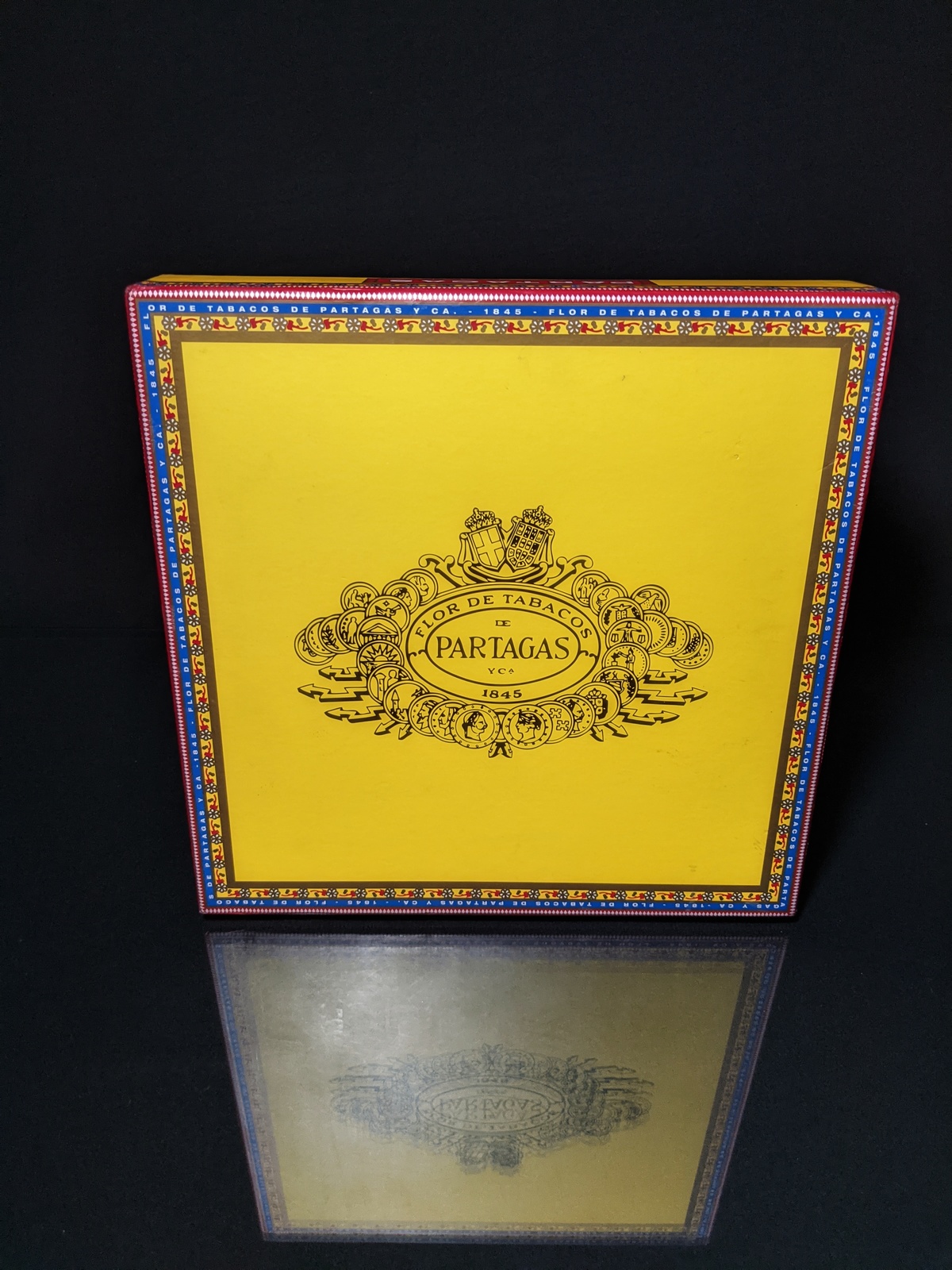 Partagas Ceramic Cigar ashtray with original presentation box Ashtrays