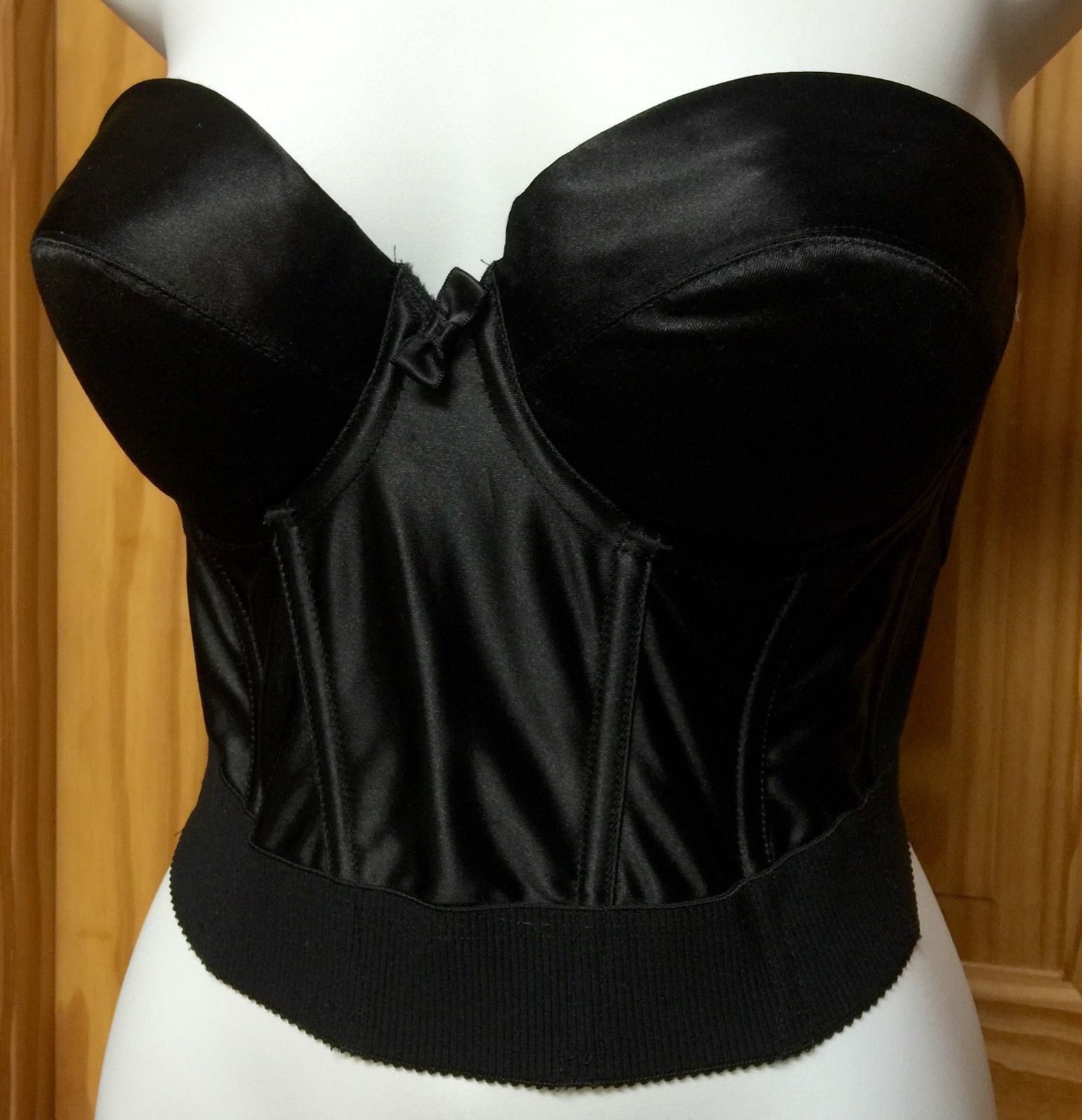 Wonderbra Black Plunge backless Strapless Pushup Bra Corset Satin