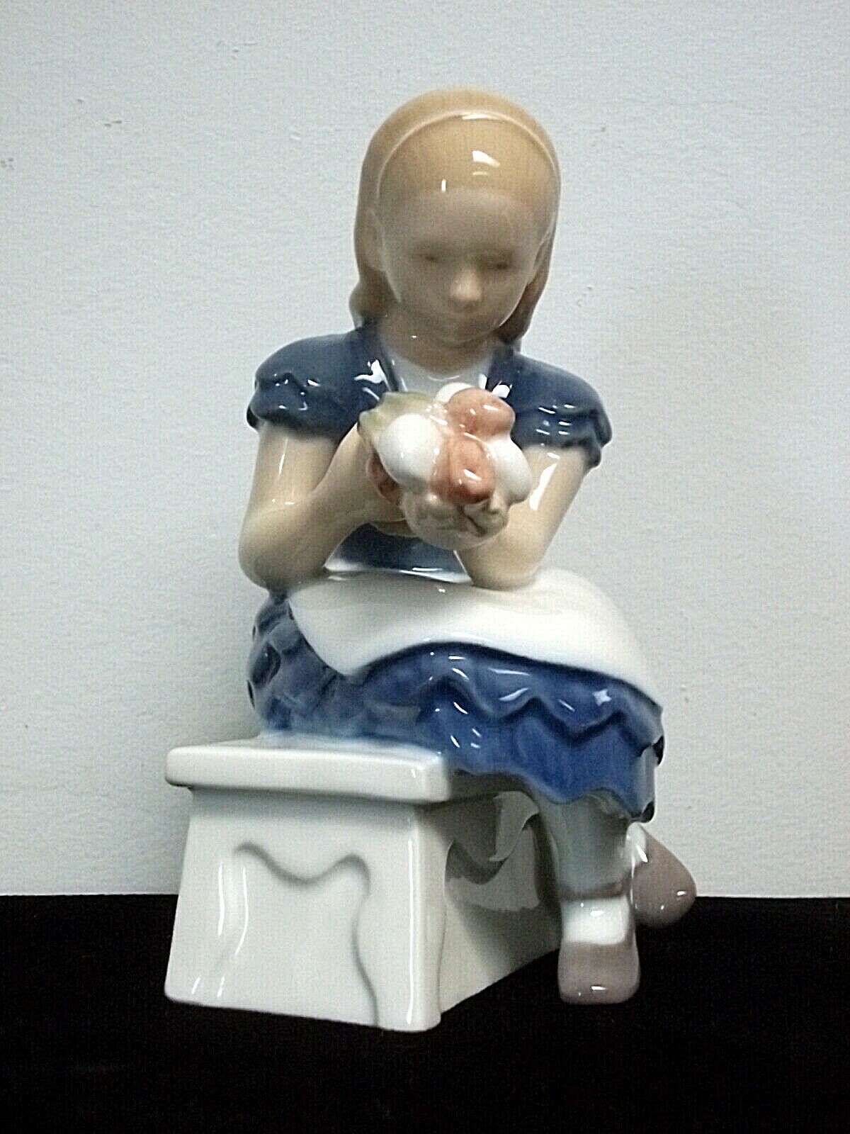 B & G Copenhagen Ida's Flowers 2298 Porcelain Figurine - Figurines