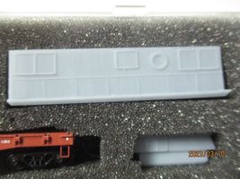 Micro-Trains # 04500323 Canadian National 50' Flat Car w/Houseboat Load N-Scale image 3