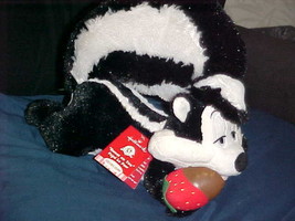 Talking Pepe Le Pew Sweet On You With Tags and Strawberry From Hallmark  - $98.99