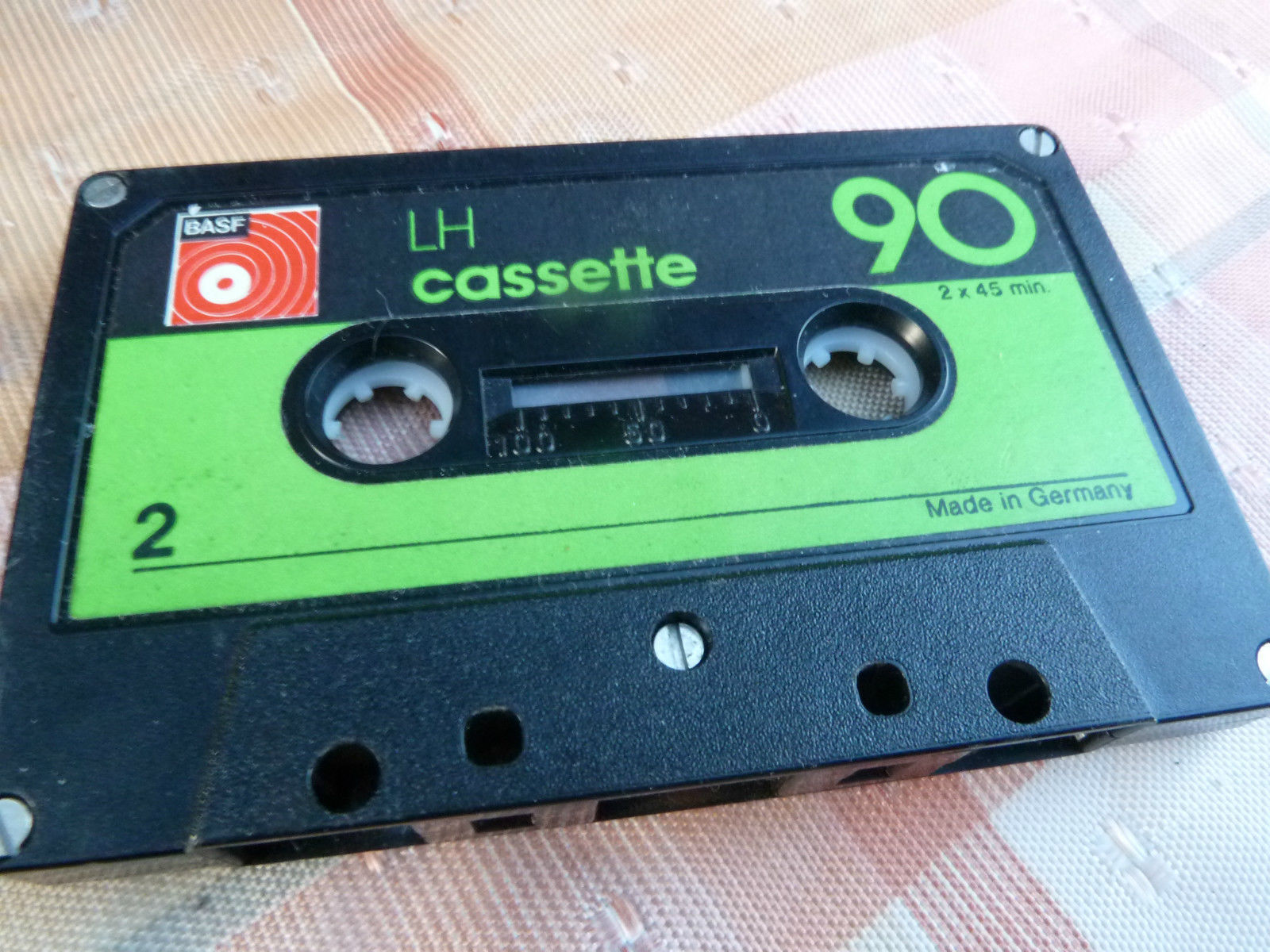 Кассеты 90 х. BASF LH Cassette 90. Кассета BASF 90. Магнитофонная кассета 90. Кассета BASF 1975.