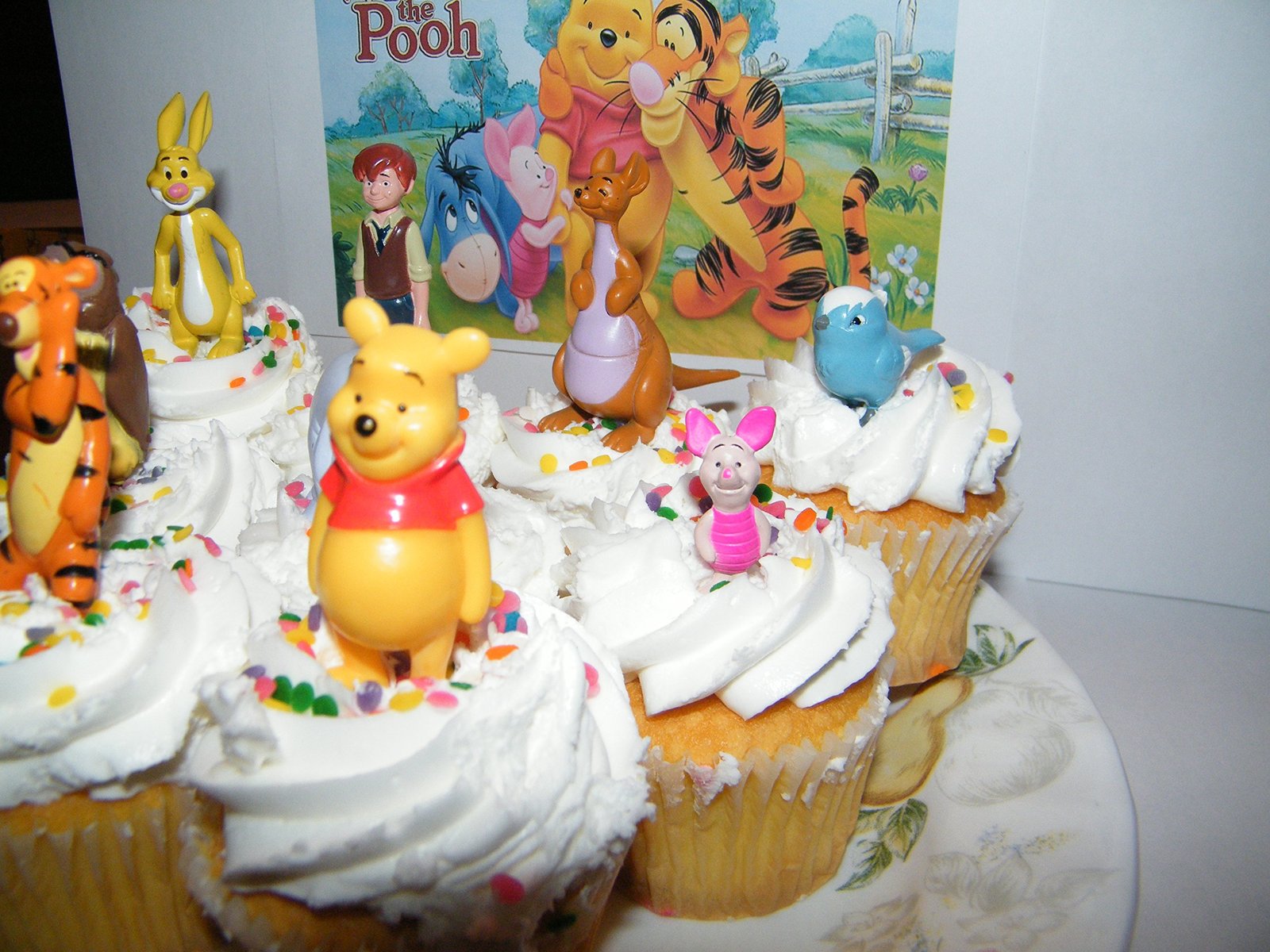 Disney Winnie The Pooh Deluxe Mini Cake Toppers Cupcake