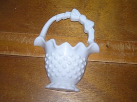 Vintage Small Plastic White Hobnail Ruffled Basket with Bow Wall Pocket Hanging  - $7.69