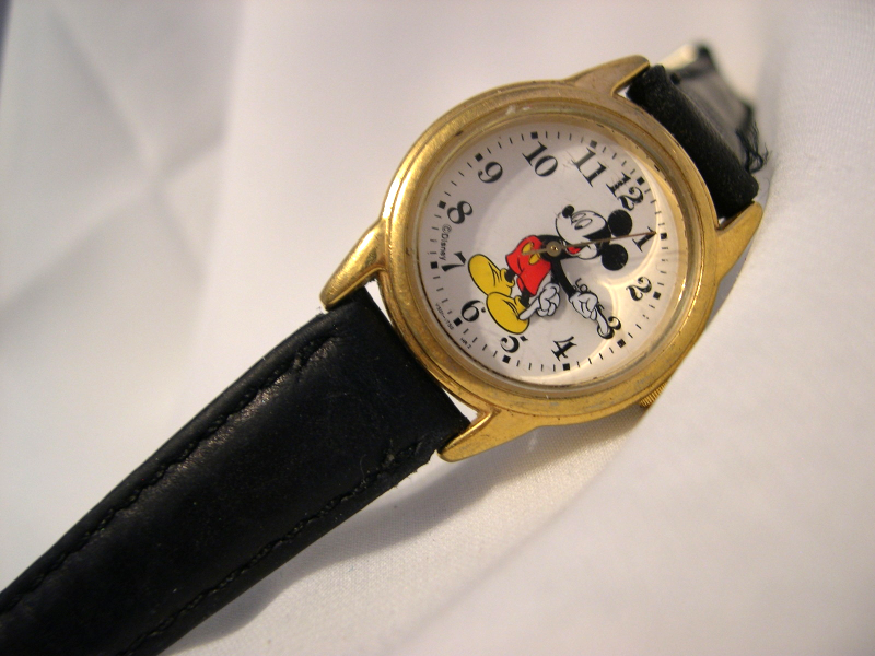 lorus mickey mouse watch v501