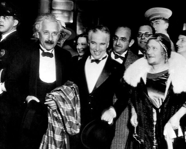 Charles Chaplin and Albert Einstein in tuxedos attend premiere 1931 ...