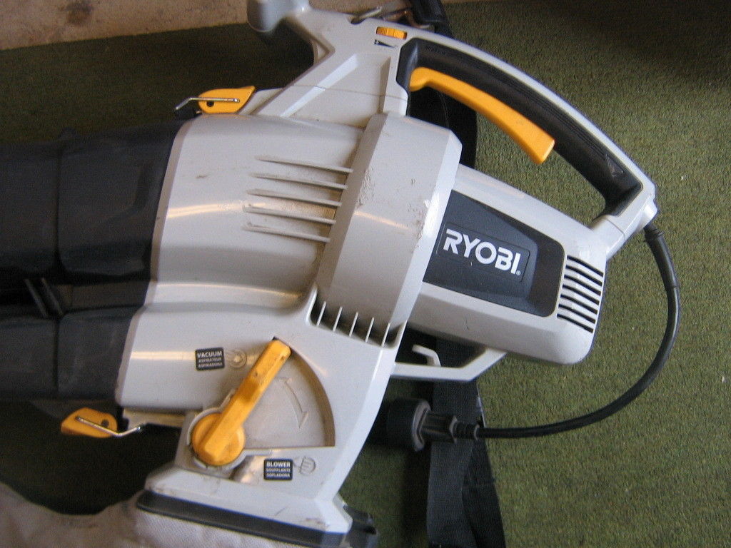 RYOBI RY42110 BLOWER / VACUUM - Leaf Blowers & Vacuums
