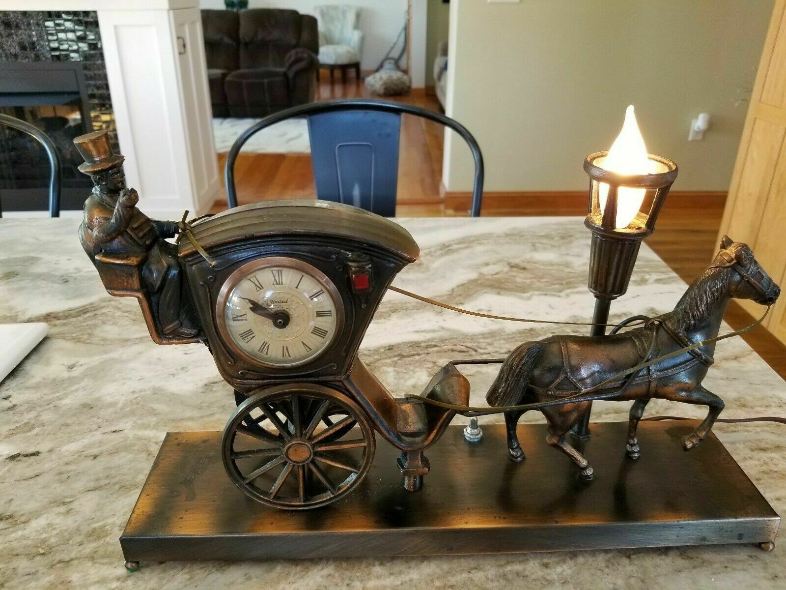 VINTAGE UNITED SESSIONS CLOCK 701 HORSE CARRIAGE HANSOM CAB