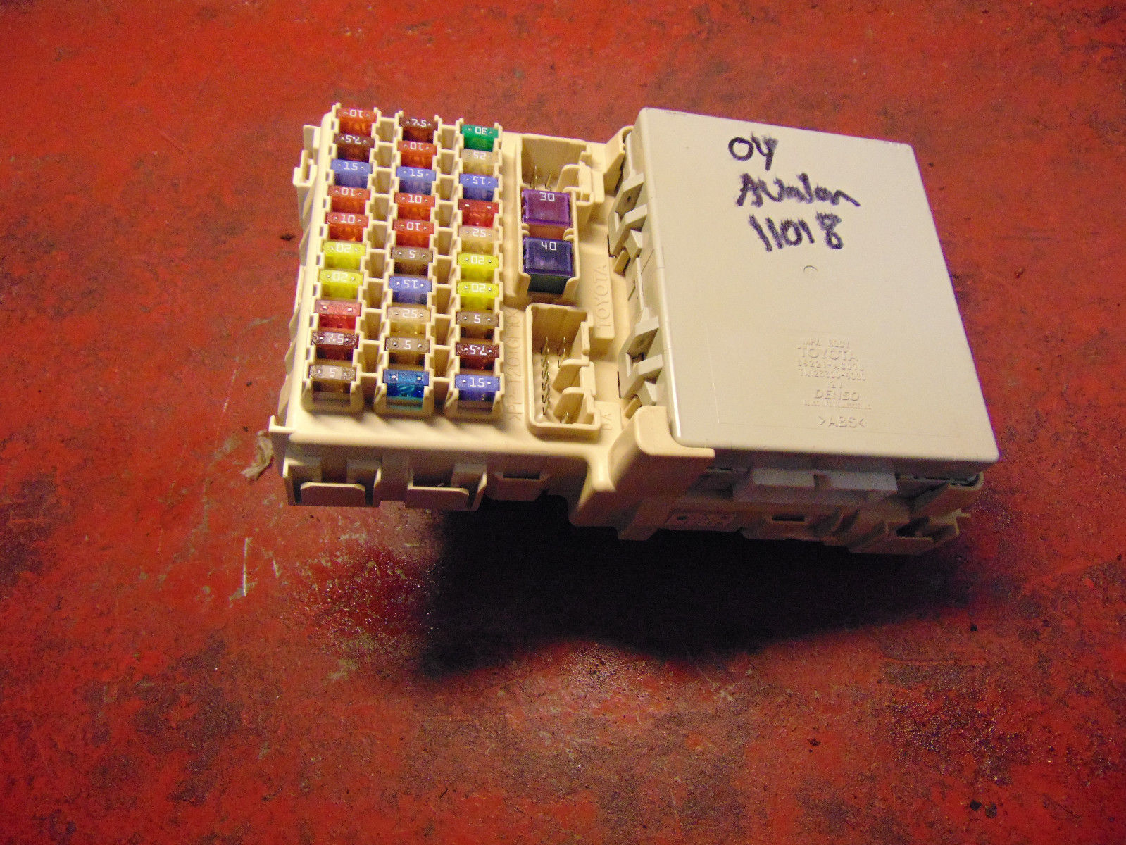02 03 04 Toyota Avalon interior fuse box MPX body control module 89221-ac070