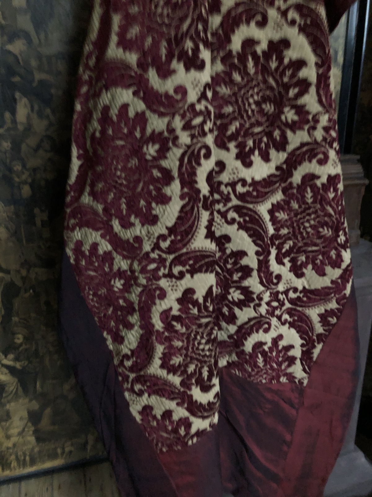 STUNNING HEAVY DORMA SINGLE QUILTED BED THROW/BEDSPREAD 77 INS BY 58