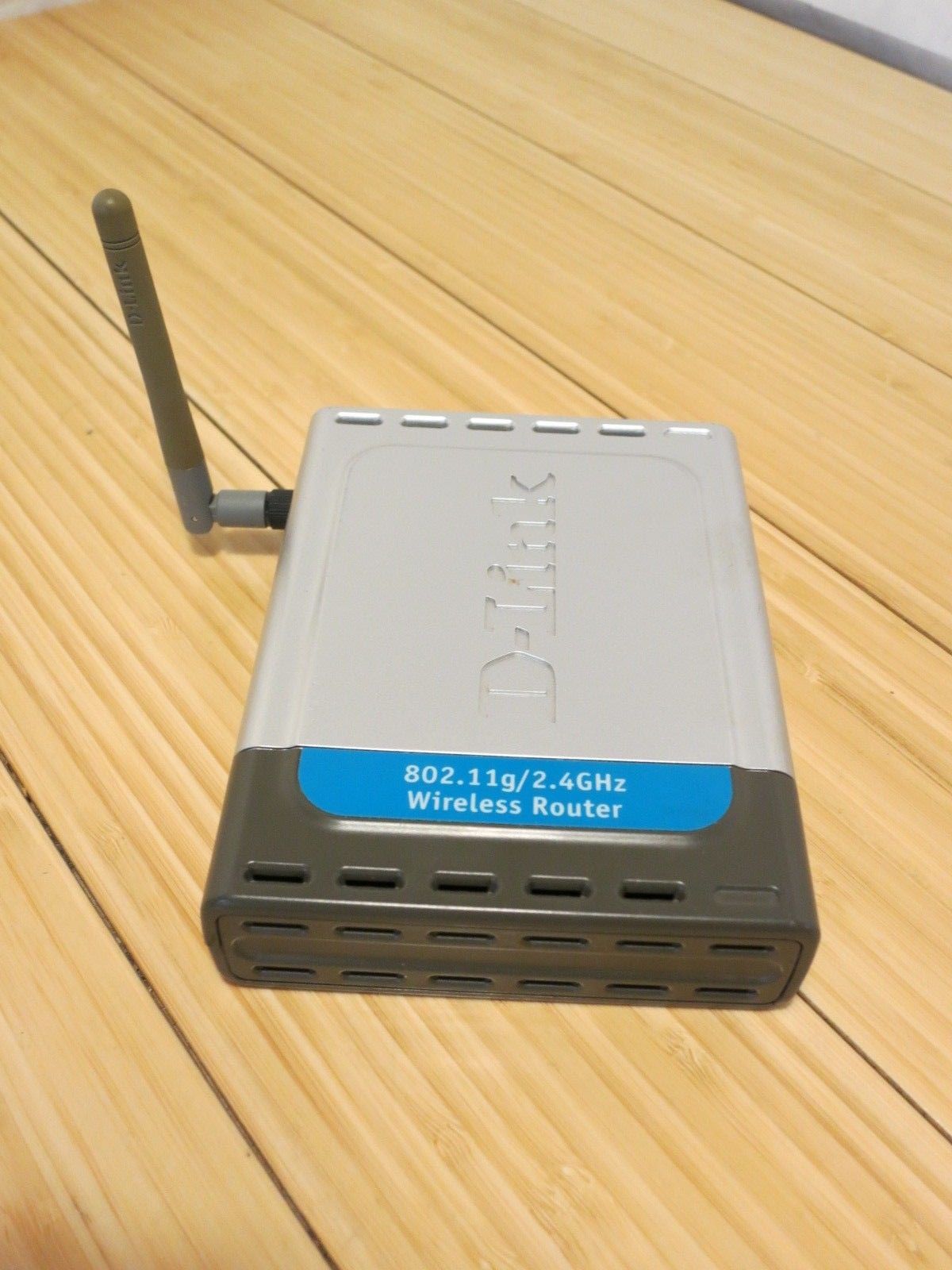 Роутер 2.4. Роутер d-link di-524. Роутер Linksys Wireless-g 2.4 GHZ. Беспроводной маршрутизатор d-link 802.11. Беспроводной маршрутизатор d-link 802.11 коробка.