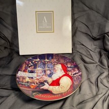 Avon “Santa’s Loving Touch” 1996 Christmas Plate, New - $11.88