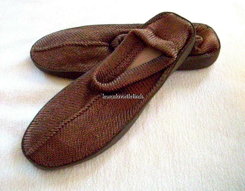 Primary image for Avon Taupe Brown Indoor/Outdoor Crocheted Slipper Shoes L 9-10 New in Bag #67892