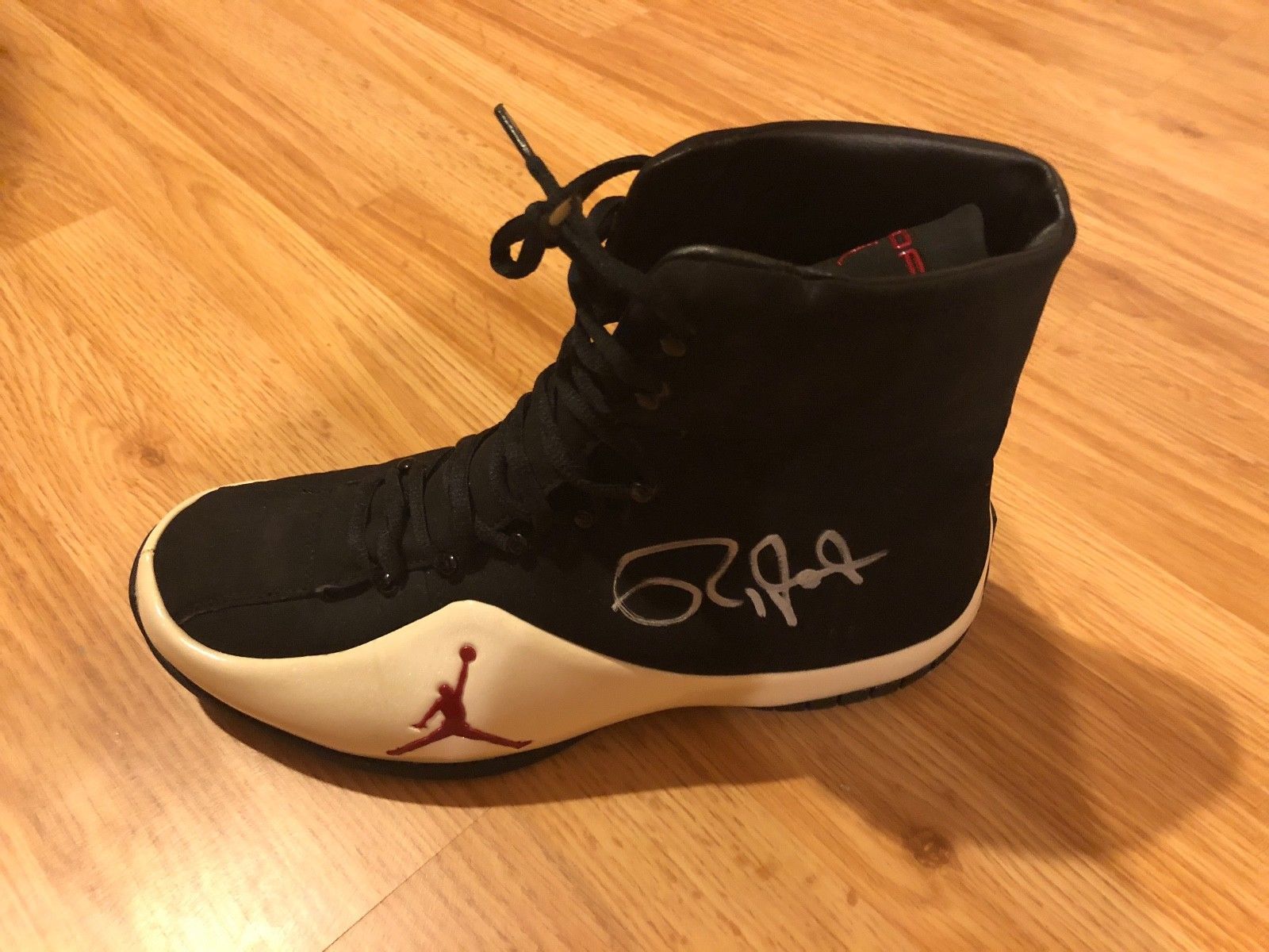 Roy Jones Jr. Signed Auto Air Jordan boxing shoes Other Autographed Items