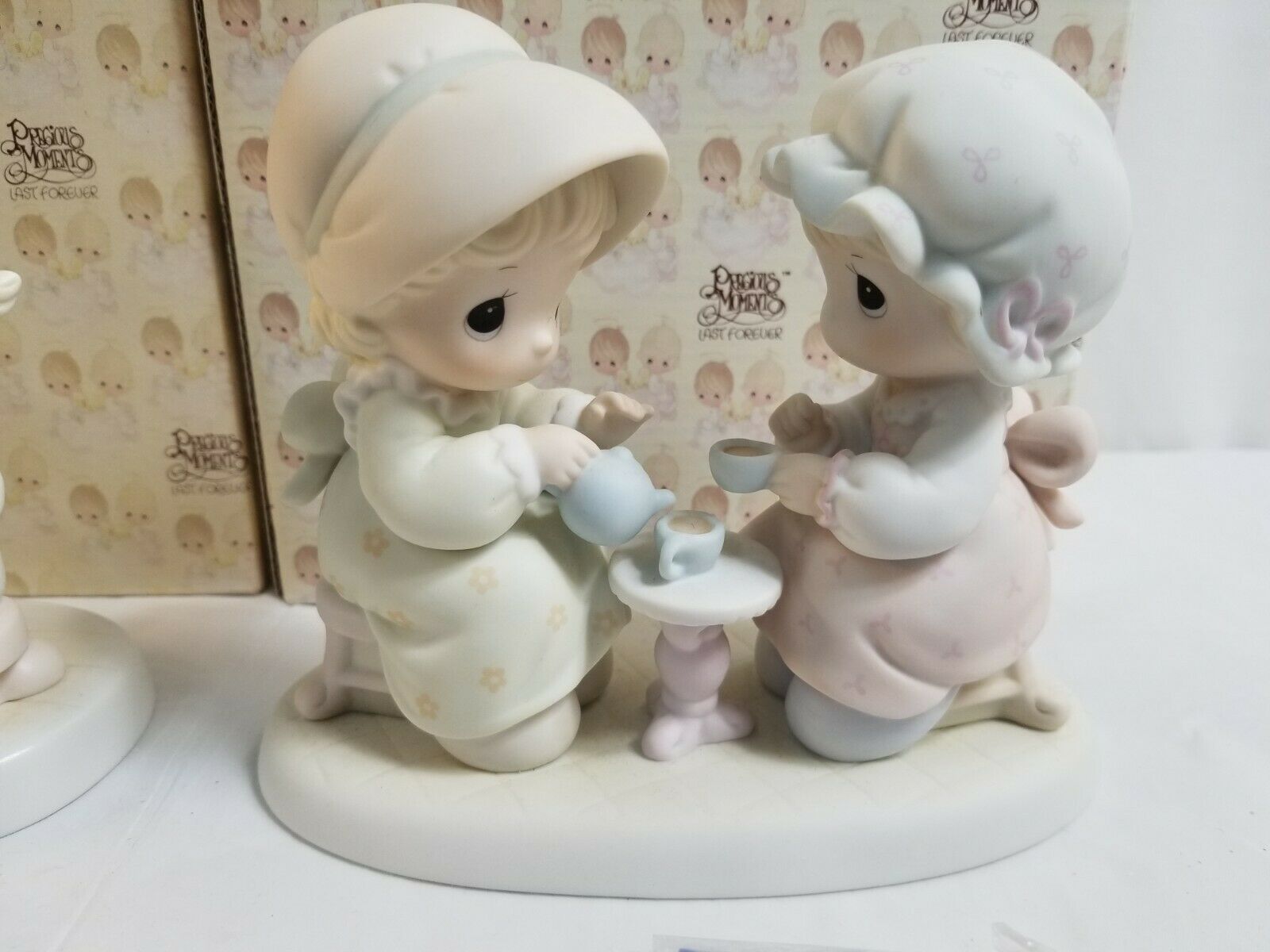 1988 PRECIOUS MOMENTS Lot of 2 Figurines 520624 820748 PM Lot 10 - Other