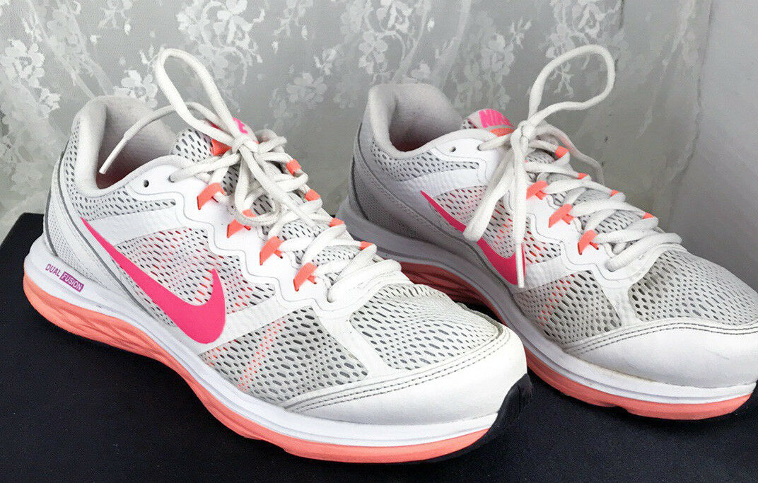 Nike Men's Dual Fusion Fitsole Sneakers Size 9 Style #653594-100 - Athletic