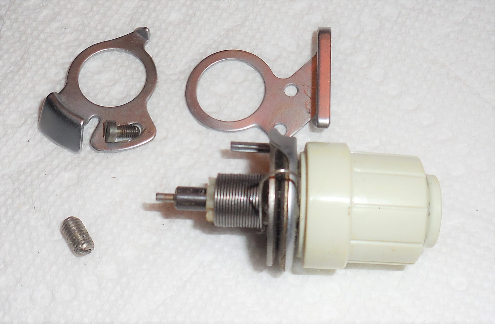 Singer 252 Fashion Mate Thread Tension Dial w/Set Screw & Thread Guides