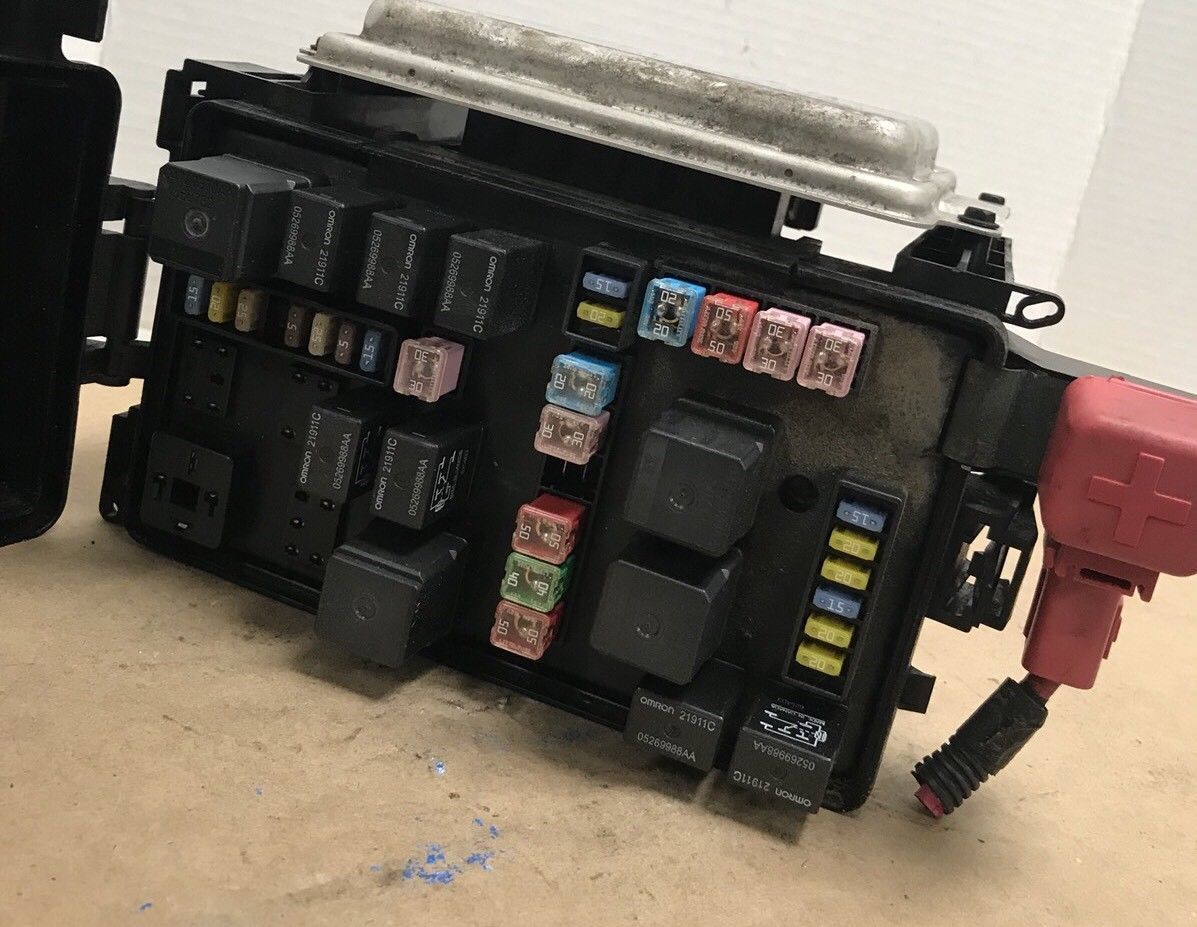 Fuse Box Relay 2005 2006 2007 Dodge Magnum 2.7L P04692234AB