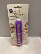 Wilton Flower Cut Out Cake Decorating - $10.98