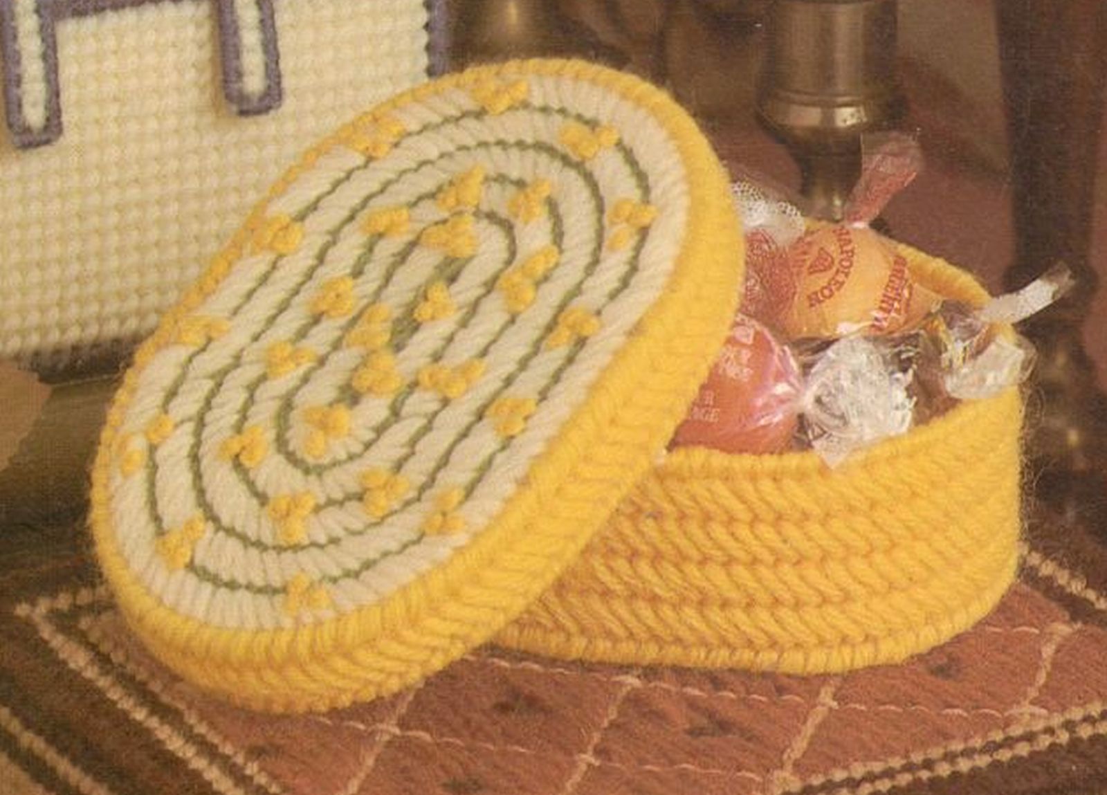 Plastic Canvas 14 Projects Needlepoint Gift Boxes Trunk Heart Presents Patterns Needlepoint