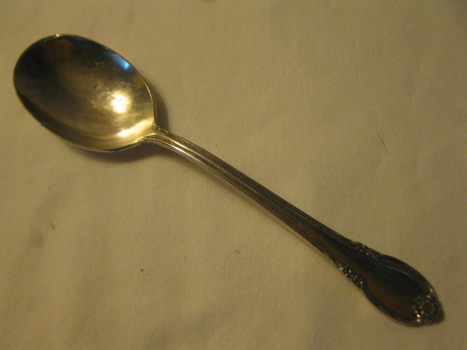 Primary image for Rogers Bros. 1847 Remembrance Pattern 5.5" Silver Plated Soup Spoon