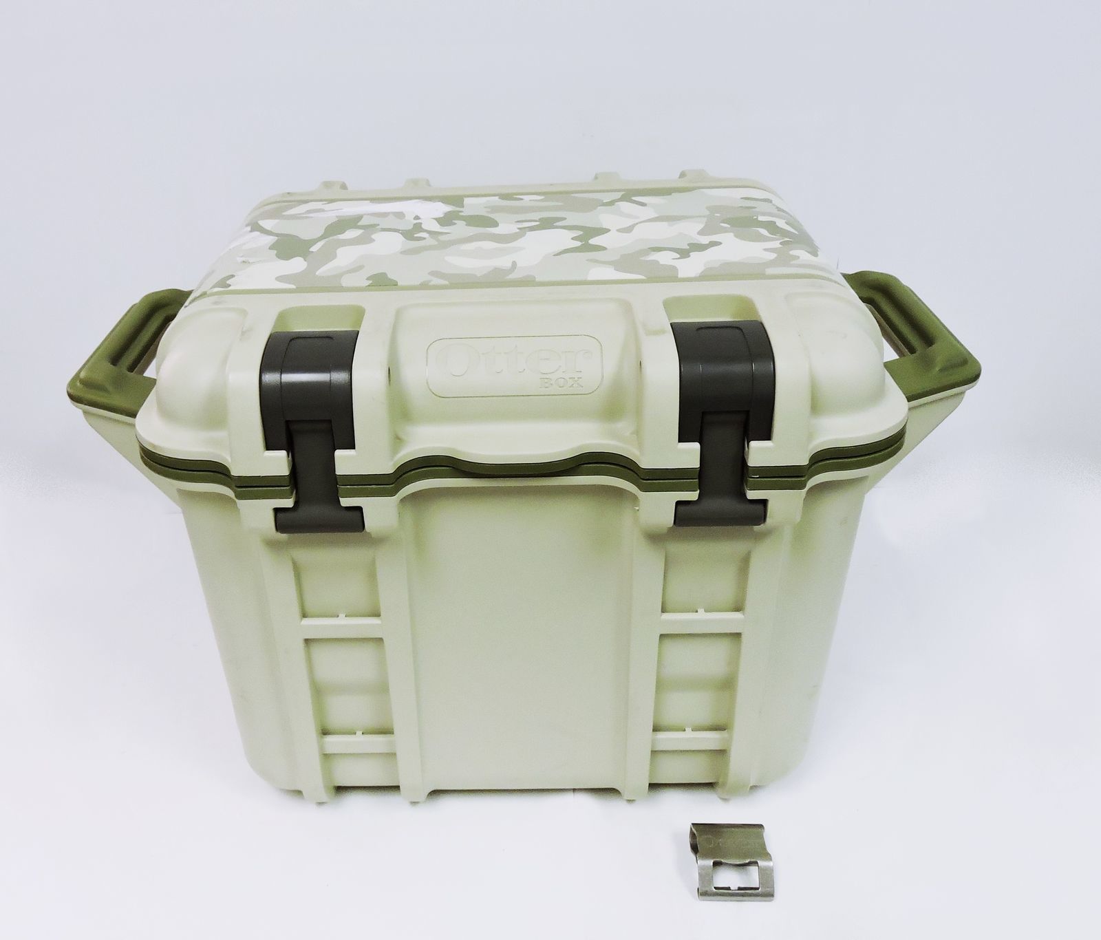 Genuine OtterBox Venture 25 Quart Cooler Desert Camo - Coolers & Ice Chests