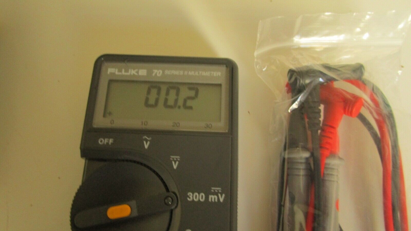Fluke 70 Series II Multimeter Calibrated plus leads Other Thermometers