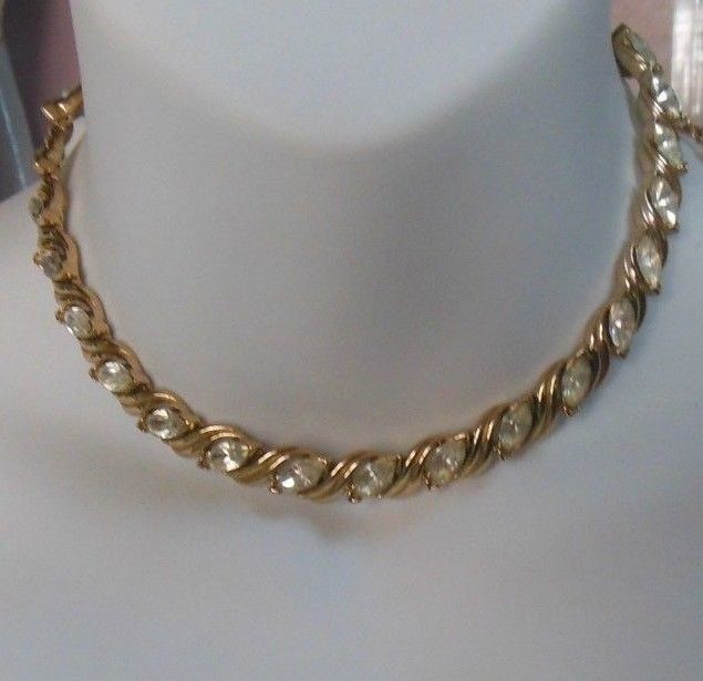 Vintage Trifari Gold-tone Rhinestone 