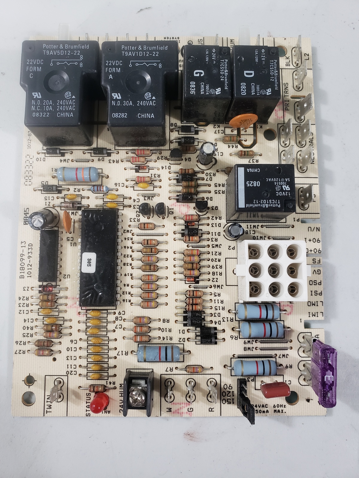 Goodman Oem Furnace Control Circuit Board B18099-13 1012-933D ...