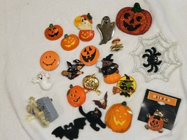Lot Of 21 Halloween Pins Most Hallmark - $68.31