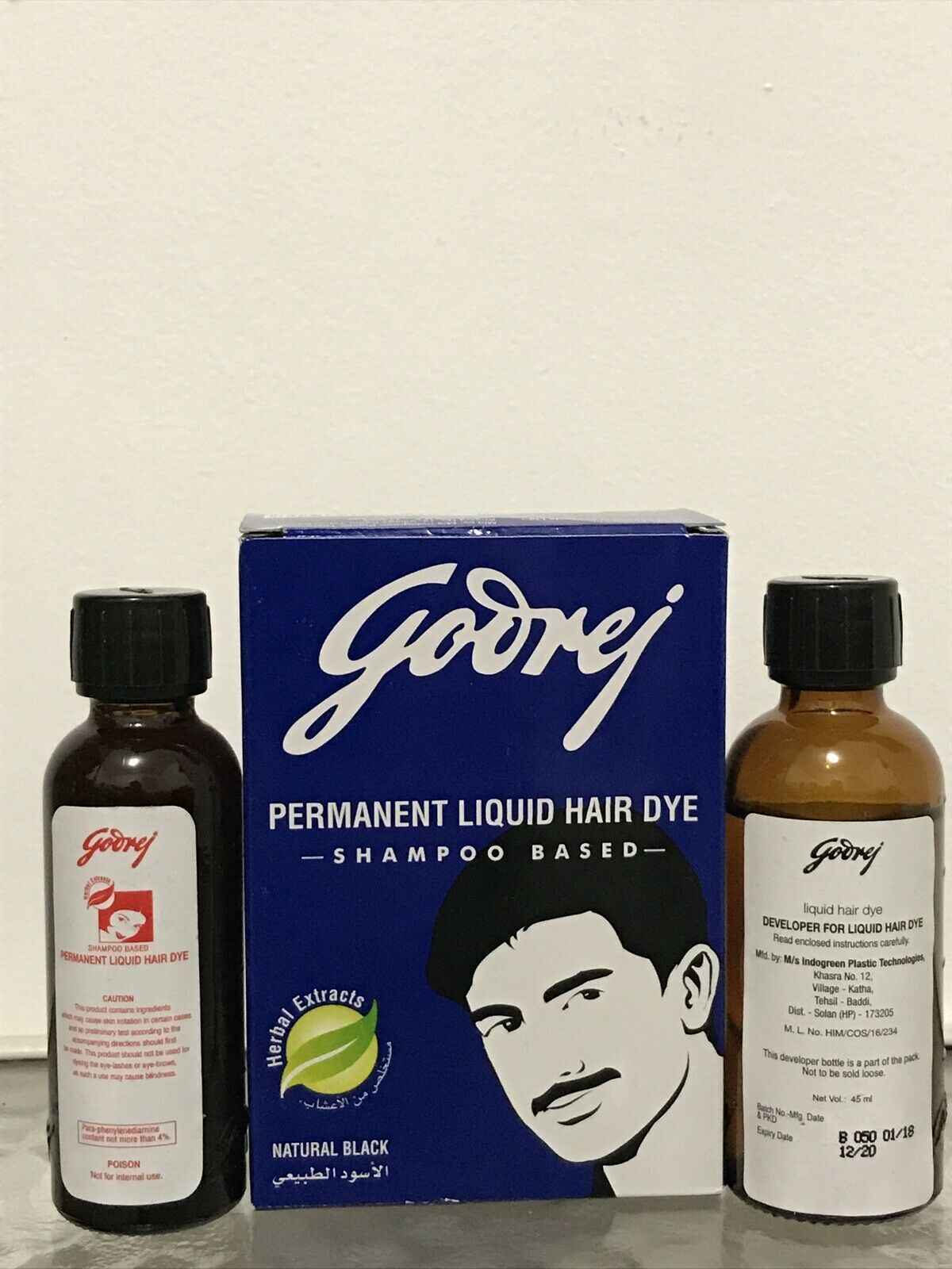 Godrej Permanent Liquid Hair Dye Shampoo Based 85 Ml + free gift Hair