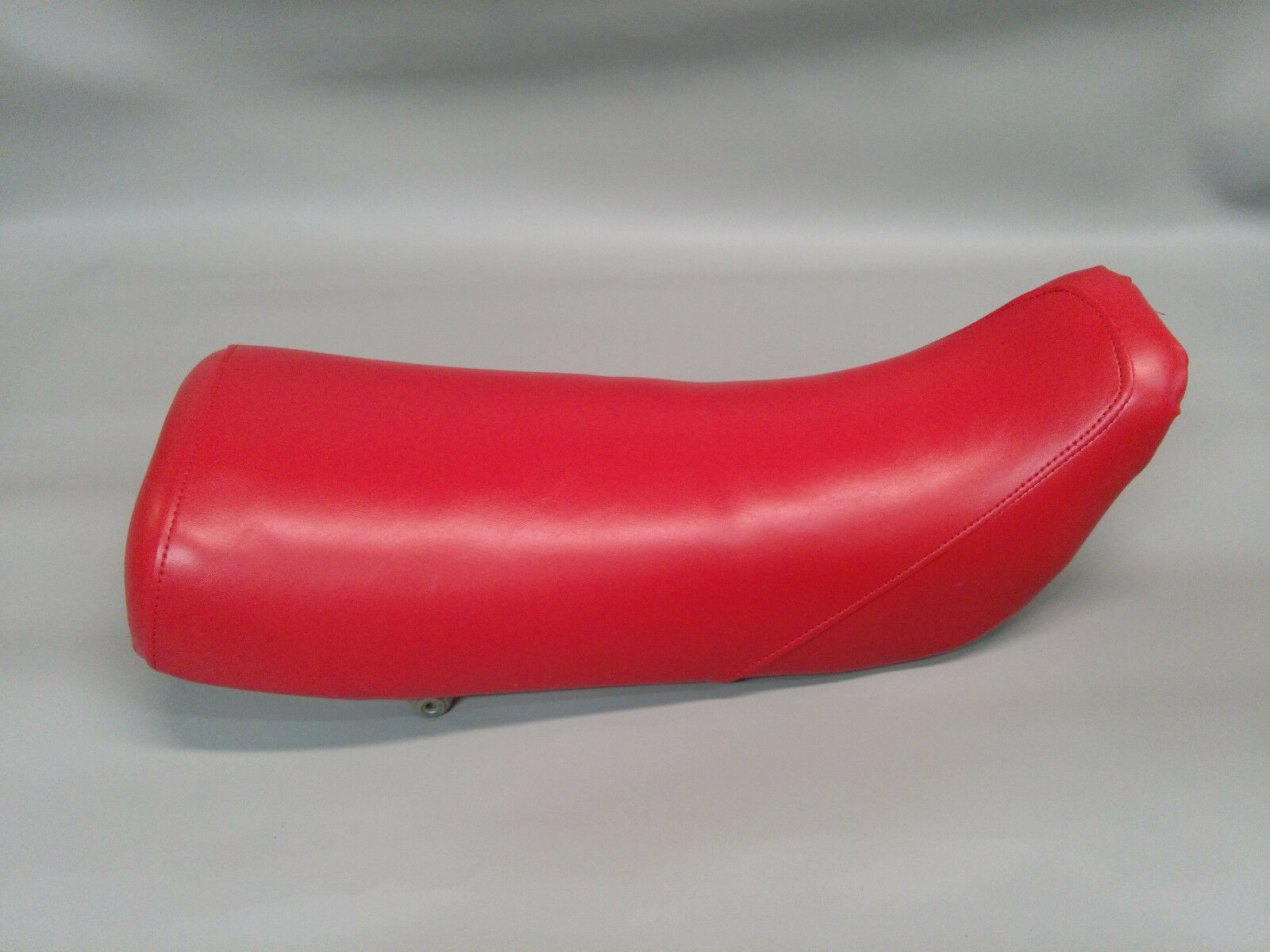 HONDA XR100R Seat Cover 19851999 XR100 2tone red & black (front) Seats