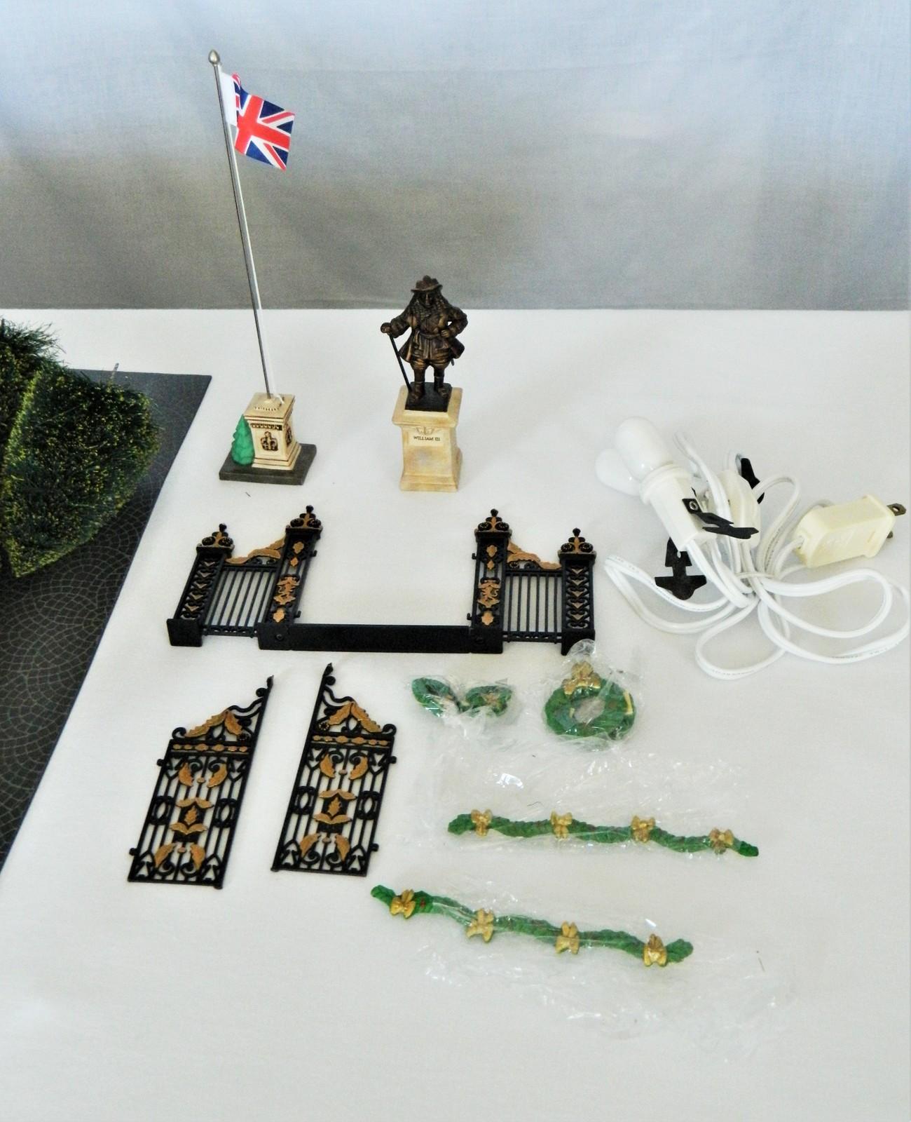 Dep. 56 Christmas Lighted SetHeritage VillageDickens Series